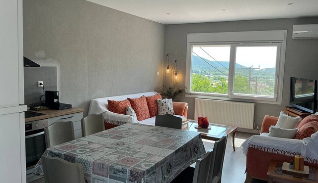 Casa Di' Rene Country House with Garden and Mountain View