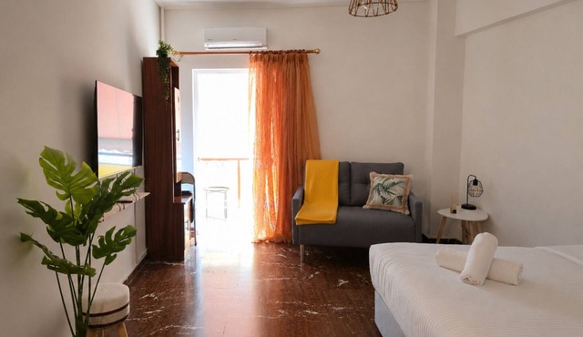 Central Athens Home | 2BR, Near Metro Green & Red Line & Uni, Bills included