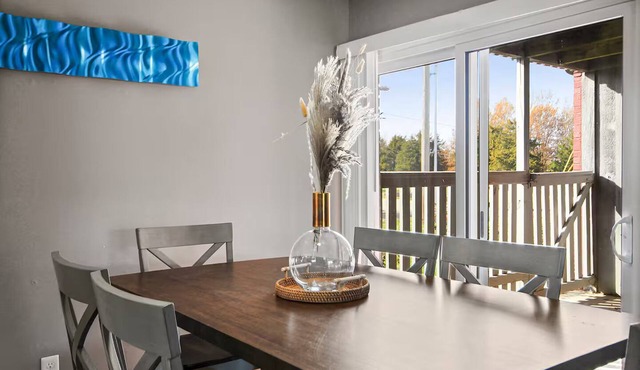 Centrally Located Apt with Pool in Columbia, MO in Columbia