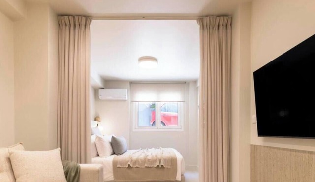 Chic Stay | Spa-Style Bath | Acropolis
