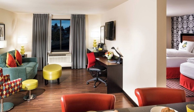 Comfortable Maestro Suite with Two Queen Beds Near Top Seattle Attractions in Seattle