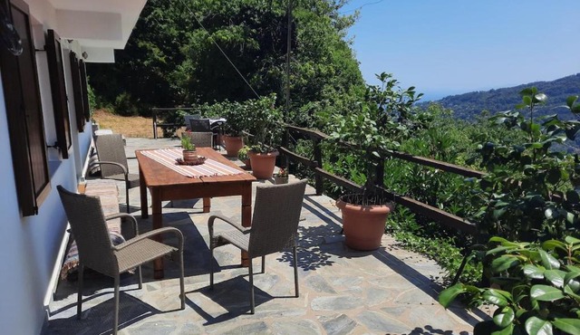 Cottage with a view of Kissos