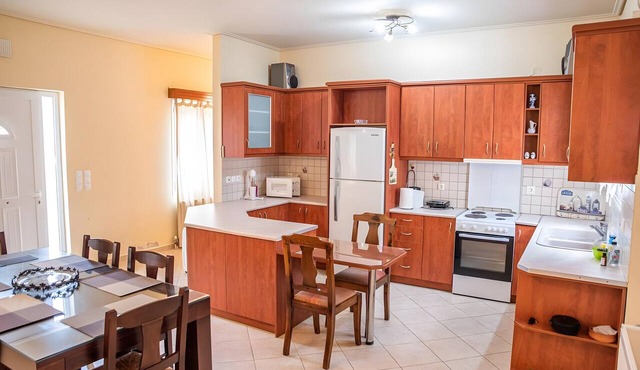 Country House 'Evoia Village House' with Mountain View, Wi-Fi and Air Conditioning