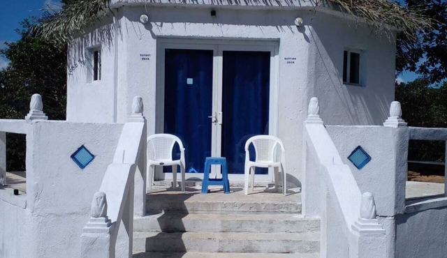 Cozy one bedroom, air conditioned, WiFi and pool. in Middlesex