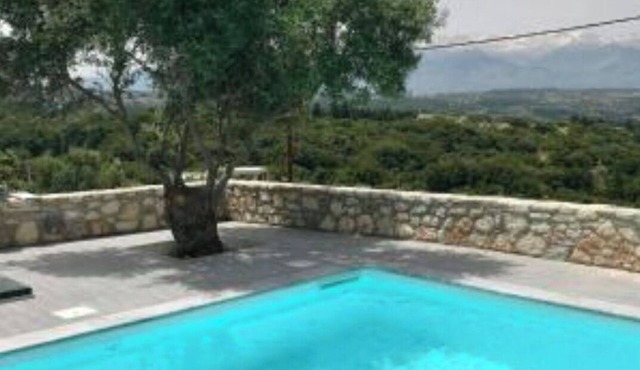Cretan villa with views of the White Mountains