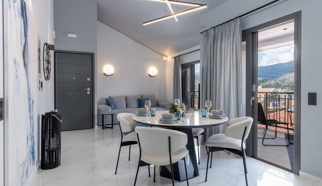 Deluxe 2br Suite with sea views to Argostoli bay