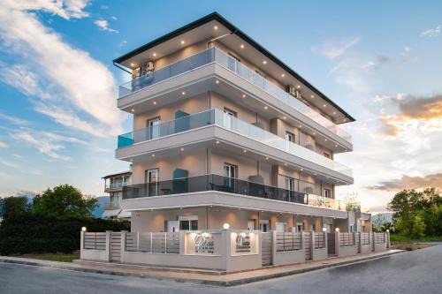 Dias Apartments in Olympic Beach