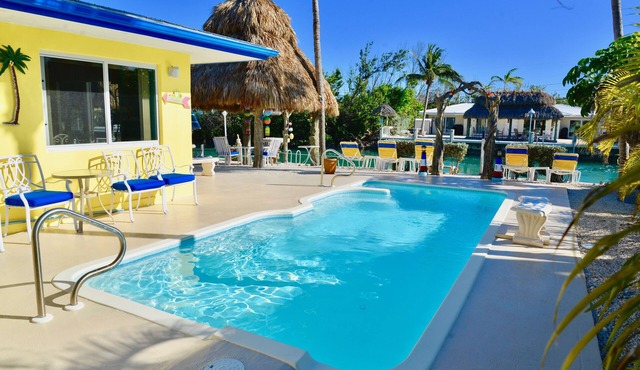 DUPLEX IN DUCK KEY, 2 Bedroom/2 Bath, W/Private 90' Dock, Trailer Storage INCL in Marathon