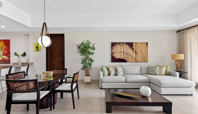 Effortless Elegance - Fairway Meets the Lake in Río Grande