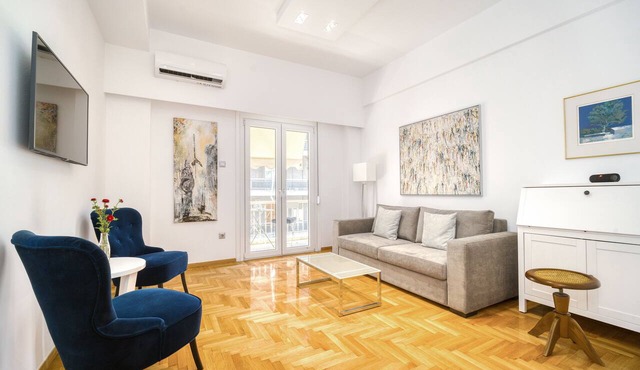 Elegant Light 2 Bedroom Condo Prime Central Athens
