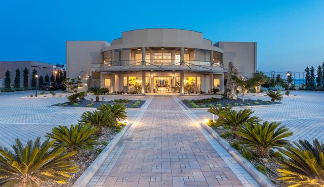Elysian Luxury Hotel and Spa