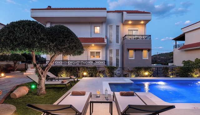 Emmelia Villa in Ixia