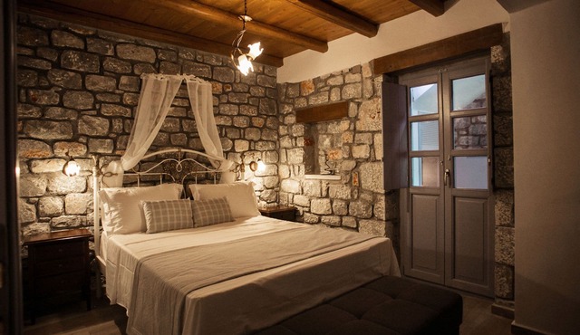 En Plo Luxury Suites