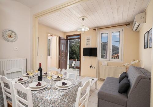 Eva's Family Cottage in Makryotika Village!