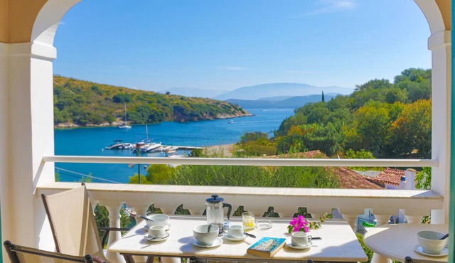 Evanna House in Saint Stephanos