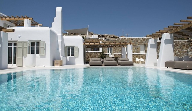 Exquisite Villa, Private Infinity Pool, Fantastic Views to Aegean Sea & Mykonos Town (10 mins drive)