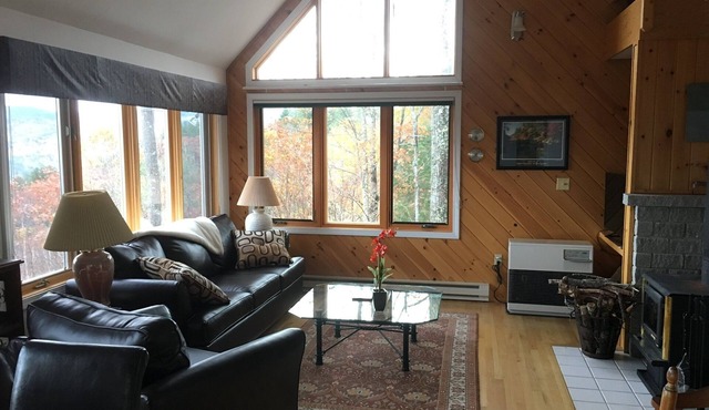 Fabulous, panoramic views from 3 levels in lovely home! Access pools/Rec ctr in Campton