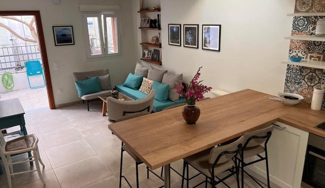 Family 4-bedroom summer house in Pythagorio