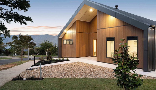 Fiddle View | Alfresco Dining with Mountain Views in Tawonga South