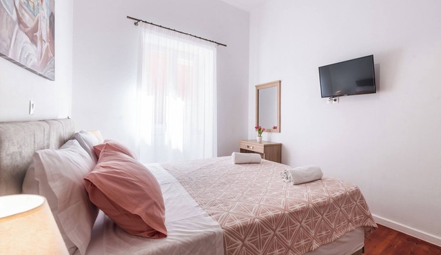 Filarmonikis Deluxe Apartment