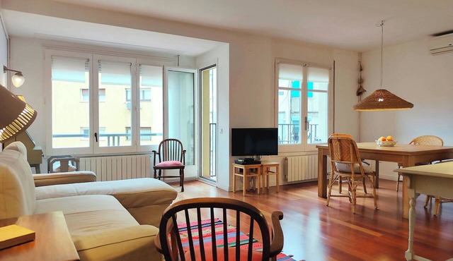 FS2 - Spacious 2 bedroom. Sarrià - Hospital Clinic in Barcelona
