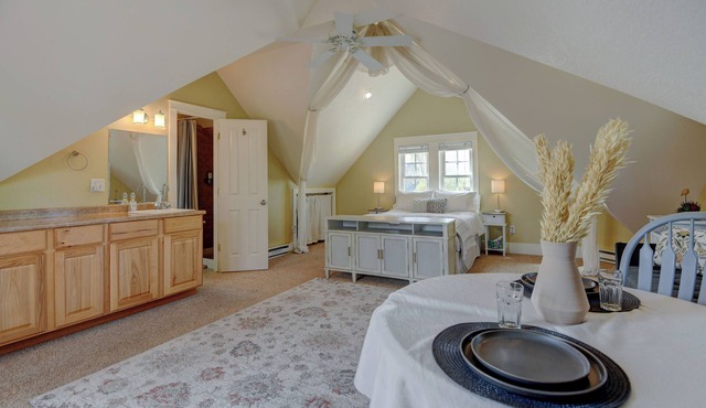 Ft Collins Tree Top Loft in Center of Old Town in Fort Collins