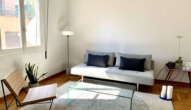 Fyllis16-Sunny central apartment next to Metro sta in Athens