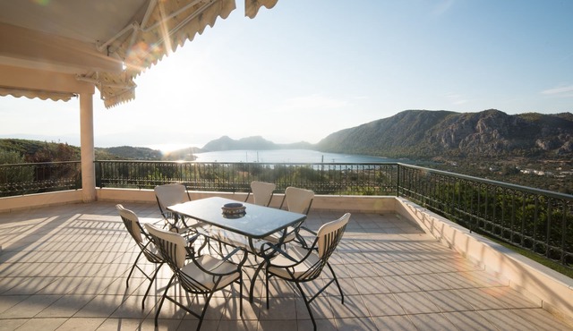 Our Dream House a Deluxe Apartment for your vacation near ATHENS (ΑΜΑ 2729535)