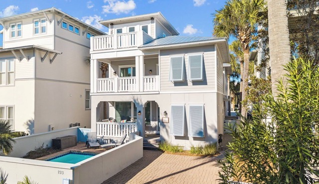 Gulf House with Private Pool Just 100 yds to Beach in Rosemary Beach