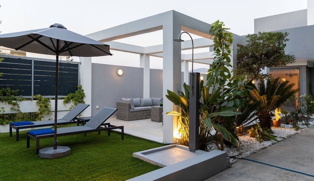 Hestia Grey Villa with Guest House & Private Pool