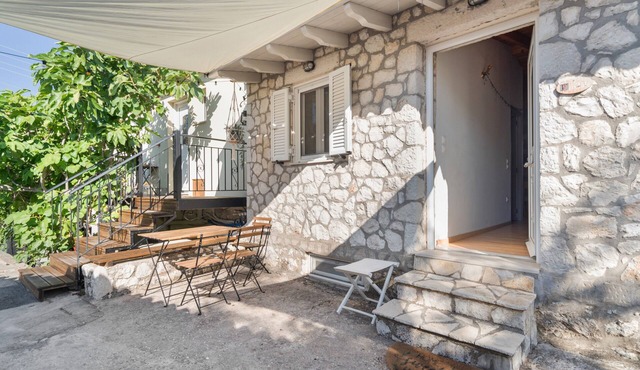 Holiday Home 'Lainaki' with Sea View, Wi-Fi and Air Conditioning