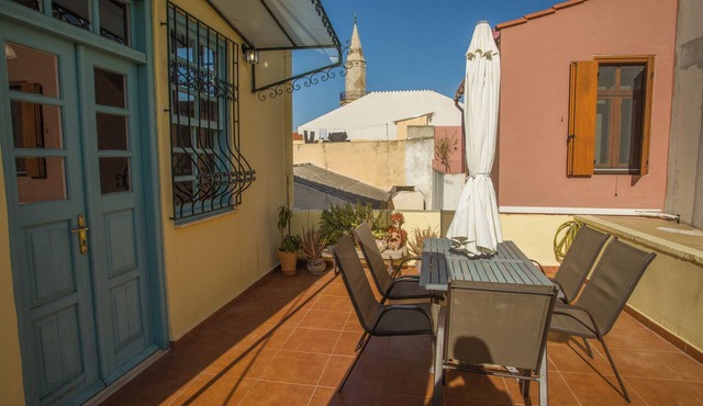 Home with Terrace in Heart of old Town of Chania