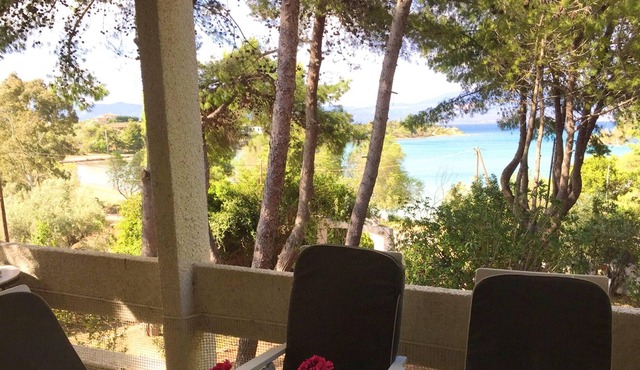 Homerez - 60 m away from the beach! Spacious appartement for 6 ppl. at Anthidona