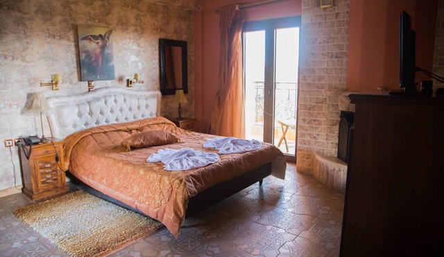 Honeymoon Suite Two Space Apartment