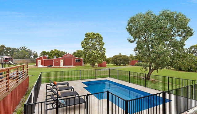 Hunter Valley Lodge & Retreat - STAYZ HOLIDAY HOME FINALIST in Nulkaba