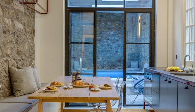 Incomparable Plaka s Lux 2bdrm Apt w Pvt Heated Pool