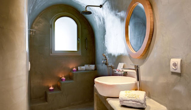 Iriana Suites