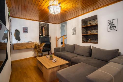 Joanna's House