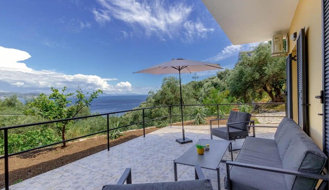 Kaminaki Seaview Apartments