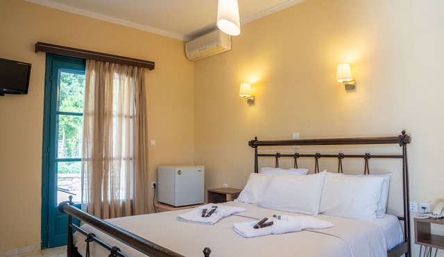 Karavostasi Beach Hotel