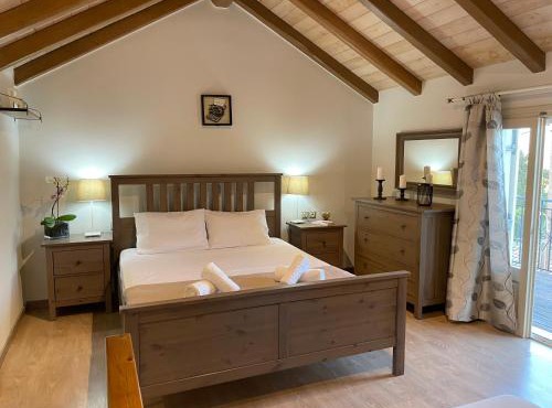 KATSANTONIS LUXURY HOUSE in Velonádes