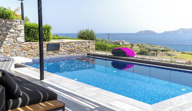 Kumo Villa III - Luxe Coastal Escape with Sea Views