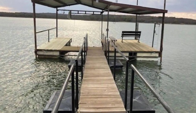 Lake Cabin with private dock and boat parking! in Cisco