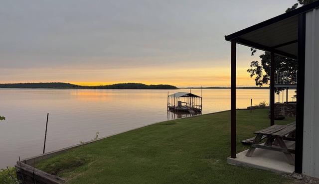 Lake Front House with Private Dock and boat rental available! Lake Eufala in Checotah