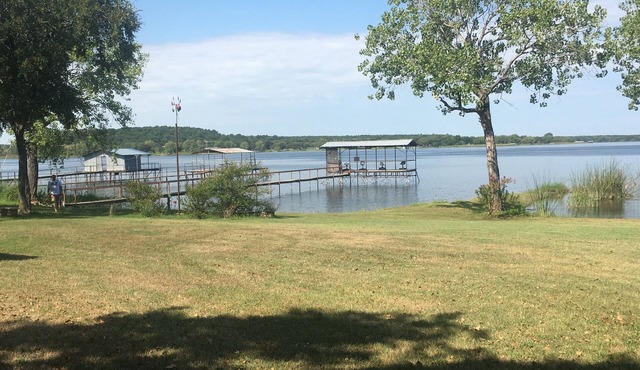 Lake House on Lake Leon in Eastland TX with dock and boat ramp in Eastland
