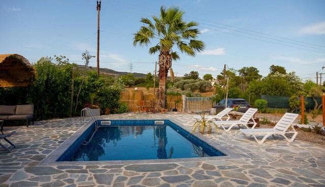 Linovrochi holiday house with private pool