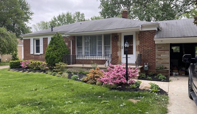 Lorie house Avon ohio in Avon