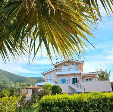 Loukissia Villa Mare