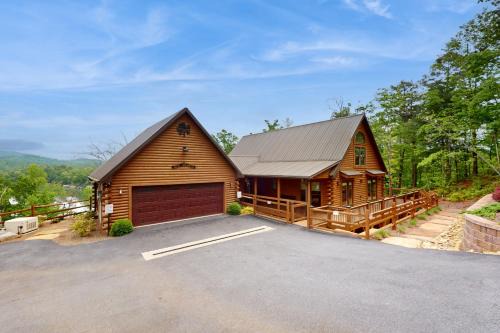Lure Ridge Lodge in Lake Lure