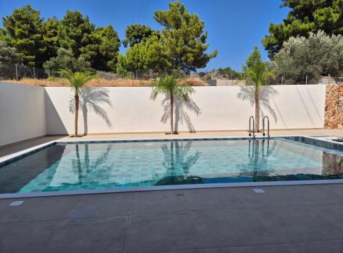 Luxe nieuwe villa met zwembad